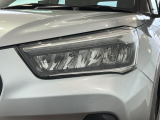 LEDヘッドライトは、点灯の瞬間から最大光量を発揮し、突然暗くなるトンネルなどでの安定感を高めます。