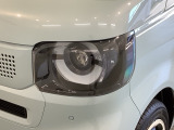 LEDヘッドライトは、点灯の瞬間から最大光量を発揮し、突然暗くなるトンネルなどでの安定感を高めます。