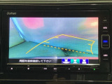 バックでの車庫入れも安心です! リアカメラが付いているバックモニター付のナビを装備しております。操作線もついており距離感も画面から確認できます。