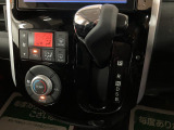 センターパネルにシフトがあるので、お足元も開放され広々とご利用していただけ、左右の移動も楽々です( &acute;&forall;&lsquo; )