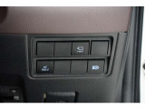 機能性溢れる運転席まわり。使いやすいスイッチ類の配置で運転中のストレスを軽減し楽しくドライブできますよ。