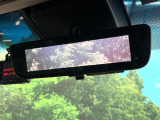 【デジタルインナーミラー】後席の大きな荷物や同乗者で後方が確認しづらい時でも安心!カメラが撮影した車両後方の映像をルームミラー内に表示。クリアな視界で状況の確認が可能です!