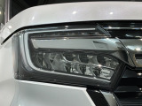 LEDヘッドライトは、点灯の瞬間から最大光量を発揮し、突然暗くなるトンネルなどでの安定感を高めます。