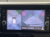 【アラウンドビューモニター】車を上から見下ろしているかのような映像で周囲の状況がひと目で確認、狭い駐車場に駐車するときも安心です♪
