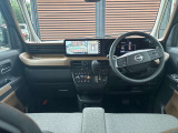 内装はルームクリーニング済みです!清潔な車内で快適なドライブをお楽しみください!!前席、後席、そしてエンジンルームまで全てクリーニング済みです。