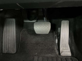 オルガン式アクセルペダルで、長距離も疲労を感じずにアクセル操作ができます。