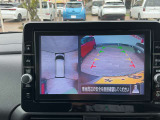 アラウンドビューモニターを装備!アラウンドビューモニターは上空から見下ろしているかのような映像を映し出しています。駐車の時はスムースな駐車ができます。とても便利な装備です。