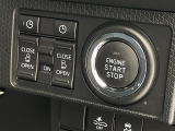 【 スマートキー・プッシュスタート 】鍵を挿さずにポケットに入れたまま鍵の開閉、エンジンの始動まで行えます。