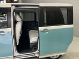 【両側オートスライドドア】子供を乗せたりするのにも隣のお車を気にせずストレスフリー★雨の日などはリモコンキーからドアの開閉ができて、とても便利な両側オートスライドドア★