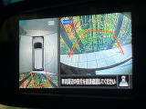 【アラウンドビューモニター】専用のカメラにより、上から見下ろしたような視点で360度クルマの周囲を確認することができます☆死角部分も確認しやすく、狭い場所での切り返しや駐車もスムーズに行えます。