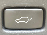 【パワーバックドア】スマートキーや運転席のボタンを押すだけでリアゲートが自動で開閉します!荷物を持っている時や、高い位置にあるバックドアを閉める際に便利な機能です♪
