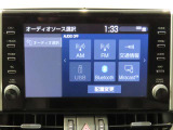 ディスプレイオーディオになります。お持ちのスマホを利用してナビ機能や音楽の再生が出来ます♪