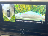 【アラウンドビューモニター】専用のカメラにより、上から見下ろしたような視点で360度クルマの周囲を確認することができます☆縦列駐車や幅寄せ時に活躍してくれます♪