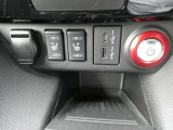 両席シートヒーター&ハンドルヒーター完備しておりますよ。寒い時期にすぐに暖かくなります。