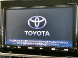 【大画面ナビ】人気の大型9インチナビを装備。存在感のある大画面はインパクト大!ナビ利用時のマップ表示は見やすく、テレビやDVDは臨場感がアップ!いつものドライブがグッと楽しくなります♪
