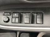 パワーウィンドは今や当たり前の機能ですが、無いと困る機能です。運転席からの操作で、全席の窓を振るオープンにしたり、フルクローズが可能です。