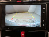 『バックモニター』を装備!駐車の際の、サポートツールとしてとっても便利!駐車が苦手な人、バックに自信がない人、だけでなく、皆さんに便利!でも、それだけに頼るのは危ないですね。