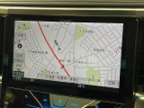【大画面ナビ】人気の大型10インチナビを装備。存在感のある大画面はインパクト大!ナビ利用時のマップ表示は見やすく、テレビやDVDは臨場感がアップ!いつものドライブがグッと楽しくなります♪