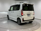 ご納車までの期間ですが、県内のお客様は2、3週間、県外のお客様は3、4週間ほどでご納車が可能となります。但し、お支払いや書類の状況によっては多少の前後もありますので、その際には何卒ご了承下さい。