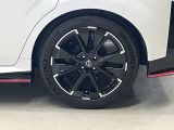 NISMO純正のアルミホイールで外観もかっこよく、燃費向上にも一役かっていますよ♪♪