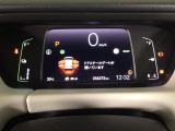 メータは先進的なデジタルメーターを採用!ゆっくりと数字が動くのでとても見やすく表示されます!平均燃費なども表示、エコな運転の手助けをしてくれます!