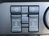 両側パワースライドドア付きだから、狭い駐車スペースなどでの 乗り降りラクラク!小さなお子さまのいるご家庭には嬉しい装備。
