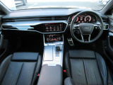 Audiのインテリアはエクステリア同様、優れたデザイン性とクオリティ、そして機能性を兼ね備えております。