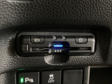 ハンドルの左下にETCがついています。高速道路の料金所の通過も楽々です。 カードの取り出しもしやすい場所についています。