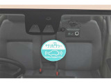 予防安全機能「スマートアシスト」を装備しています。安全機能の詳細は販売店スタッフまでおたずねください。機能を過信せず、必ずご自身で安全運転を行ってください。