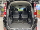 後席を格納すると、これだけの広さが!シーンに合わせたシートアレンジで、大きな荷物も積むことが出来ます♪