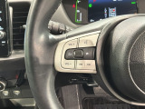 ステアリングにオーディオ操作スイッチが付いています。オーディオ画面に直接タッチしなくても操作が出来ますので、運転に集中できます。