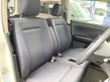 運転席まわりには十分なスペースがあり、大柄な方でもゆったり運転していただける環境です。