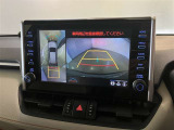 バックギアに入れると、このように後方が映し出されます!駐車の際とても安心!便利!最終確認はご自身の目と耳で必ず行ってください!