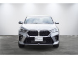 BMWのまさに「顔」ともいえる「キドニー・グリル」は、他の追随を許さない存在感を誇り、「キドニー・グリル」を見かけただけでBMWの風格を感じさせます!!