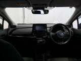 見通しのよいすっきりとした視界で、誰でも運転しやすいです。運転のしやすさは疲れにくさにも繋がりますよ♪