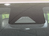 【トヨタセーフティセンス】走行中に前方の車両等を認識し、衝突しそうな時は警報とブレーキで衝突回避と被害軽減をアシスト。より安全にドライブをお楽しみいただけます。