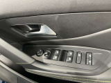 全国のプジョー正規ディーラーでご使用いただける認定中古車保証が付きます。メンテナンス等、お近くのプジョー正規ディーラーにて行うことができますので安心してお乗りいただけます。