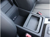 Audi正規ディーラーが高品質をお約束。高度な訓練・教育を受けたAudi専任メカニックが、100項目にもおよぶ精密な点検を実施。すべてクリアしたAudi車だけ、あなたのお手元に届けられるのです