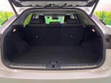 【パワーバックドア】スマートキーや運転席のボタンを押すだけでリアゲートが自動で開閉します!荷物を持っている時や、高い位置にあるバックドアを閉める際に便利な機能です♪