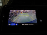 バックカメラの画像です。ガイドラインがスムースな車庫入れをサポートいたします。車庫入れの安心感がアップしますね。