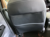 シートポケット装備。小物を入れたりできて便利です