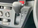 ■変速ショックの無いCVT(無段変速車)インパネシフトで、スムーズなシフト操作とサイドウォークスルーも可能です!