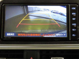 バックガイドモニターで、後方を確認しながら安心して駐車することができます。運転初心者も熟練者も必須の機能ですよ!