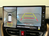 【パノラマモニター】車両周囲を上から見下ろしたような映像を表示。正確なモニタリングが可能になり、駐車時・幅寄せをアシストします!