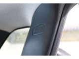 サイドカーテンエアバッグシステムは、側頭衝突時に頭部や頸部を広い範囲で保護し車両側面からの安全性を高めてくれます。