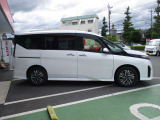 万が一のトラブルにも、全国の3000ケ所の日産サービス工場で修理可能!!年間走行距離無制限、バッテリーも保証対象です!