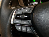 【ステアリングリモコン】ステアリングにオーディオ調節可能なスイッチが装備されていますので運転中でも視線をそらさずにオーディオの調節が可能です!