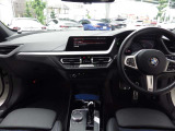 ご購入後の保証【2年または1年】は全国のBMW正規ディーラーにてご対応できます。保証期間中に万が一トラブルが発生した場合でも安心!緊急連絡の24時間フリーダイヤルで対応します。
