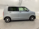 後席プライバシーガラス仕様! 車内が見えにくい設計です。