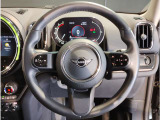 ミニ独特のゴーカートフィーリングと呼ばれる軽快なハンドリングはAT車、MT車のどちらでも楽しめます。